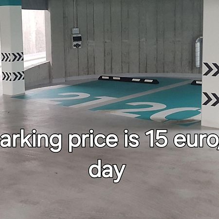 Happy Inn Egle, Self Check-In-24-7, A-C, Parking-In-The-Underground-Garage วิลนีอุส ภายนอก รูปภาพ